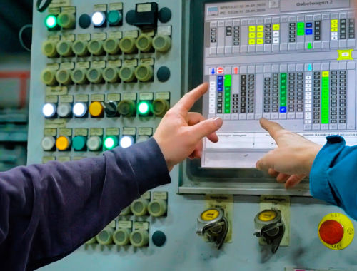 0022 – MA hält Testgerät